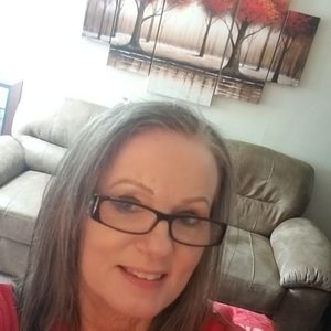 Meet your Posher, Debra